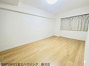 落ち着きのある色合いのお部屋です！※生成ＡＩ家具消し加工有