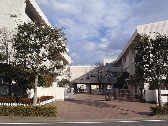 藤沢市立羽鳥中...
