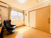 窓があり、とても明るいお部屋です！