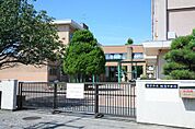 鵠沼中学校まで389m