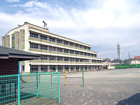 藤沢市立鵠沼小学校まで679m