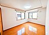 洋室：2面採光の明るいお部屋です！