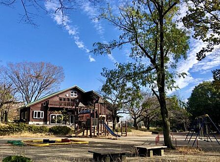 神大寺中央公園まで1458m