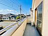 バルコニー：東向きのバルコニーです。日当たりが良く洗濯物も良く乾きそうです！