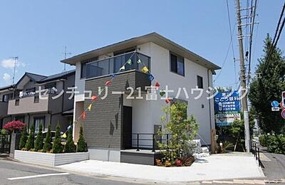 外観:完成済未入居です。いつでもご案内が可能です。 外観:完成済未入居です。いつでもご案内が可能です。