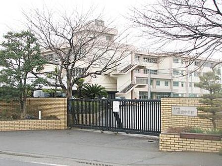 萩園中学校まで1241m
