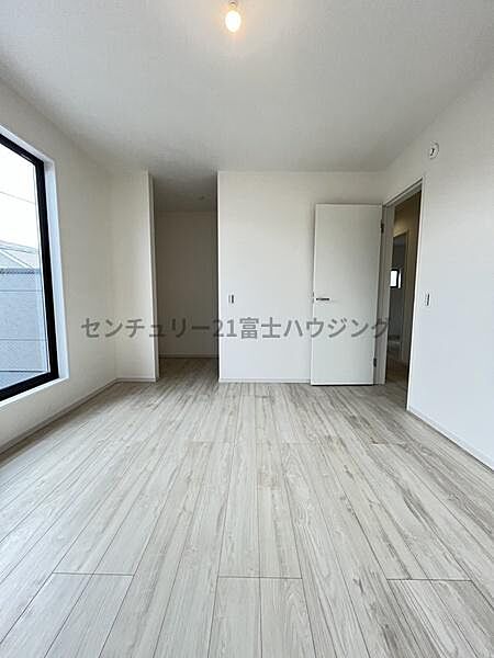 洋室を拡大表示