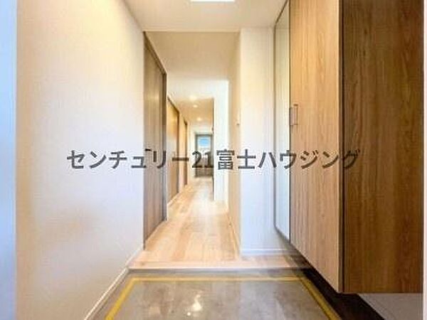 玄関を拡大表示