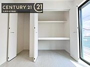 【クローゼット】お部屋ごとに設けた収納は住みやすさへのこだわりです。