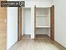 収納：【クローゼット】お部屋ごとに設けた収納は住みやすさへのこだわりです。