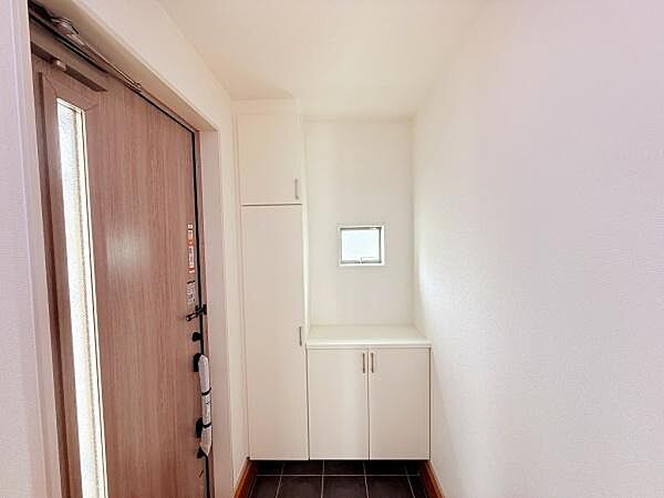 玄関を拡大表示