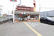 セブンイレブン　橿原南八木町1丁目店まで1237m、〒634-0077 奈良県橿原市南八木町1-4-8電話番号　0744-29-2191　営業時間　24時間営業