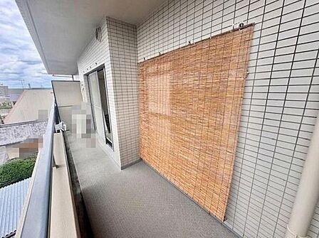 ☆広々としたバルコニーたくさんの洗濯物を干すことができます♪