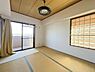 和室：広々とした落ち着く空間となっております♪AI加工により家具等は消去しています。