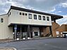 周辺：高田駅(JR西日本 和歌山線)まで972m、駅西口周辺には、高田駅前交番・大和高田市役所・大和高田市立病院・大和高田市立図書館・葛城税務署・さざんかホール　等が有る