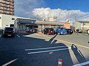 セブンイレブン茨木豊原町店まで835m
