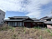 交通量の少ない、静かな住環境です。