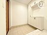 玄関：※掲載写真は、同社施工例です。