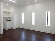 1階（洋室：マルチスペース）8.6帖美容室・整体院・学習塾等の店舗としても利用可♪※新築時撮影