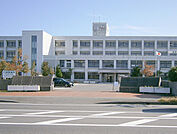 守山市立守山南中学校まで2412m