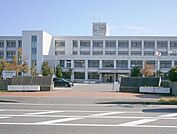 守山市立守山南中学校まで1270m