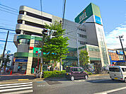 FUJI横浜南店まで573m、南太田駅近くにあるスーパー。深夜1時まで営業していますので、お帰りが遅くなった際にも便利です！