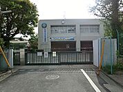 川崎市立京町中学校まで318m