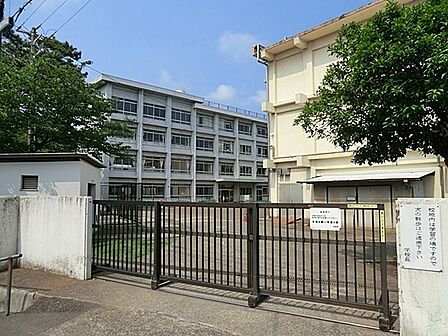 藤沢市立藤沢小学校まで637m