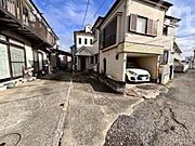 道路からは生活スペースが見えにくいです。