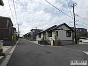 角地・車通りの少ない静かな住環境です♪