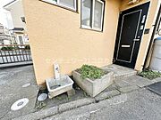 外水栓があるので外回りの掃除がしやすく、お花の水やりなども楽にできます。