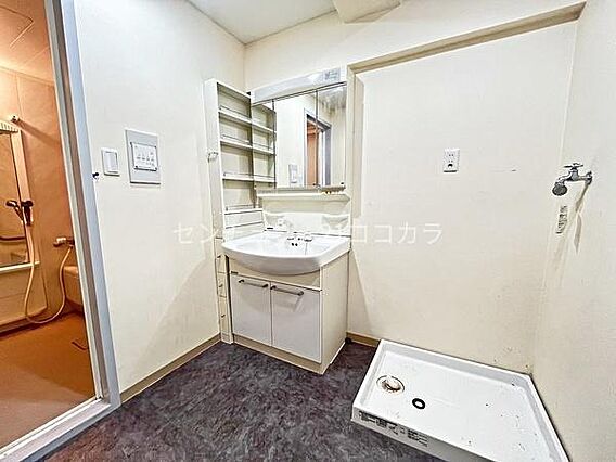 洗面台三面鏡タ...