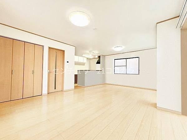 リビング/ダイニングを拡大表示