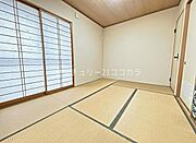 室内の写真はCGで家具を消して空室後のイメージを再現しています。リビングとなりの6帖和室は、多用途に使える便利な空間。くつろぎや客間としても活躍します。