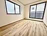 洋室：2階洋室6帖（リフォーム中）全居室6帖以上のゆとりある間取り。お子様が成長して個室が必要になった時にも十分な広さのあるお部屋を用意できます。