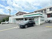 ファミリーマート箕面如意谷店まで309m、徒歩約4分