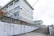 北九州市立引野小学校まで1053m