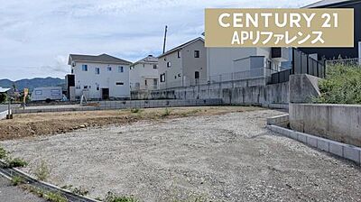 外観:現在建築中!駐車場3台以上! 外観:現在建築中!駐車場3台以上!