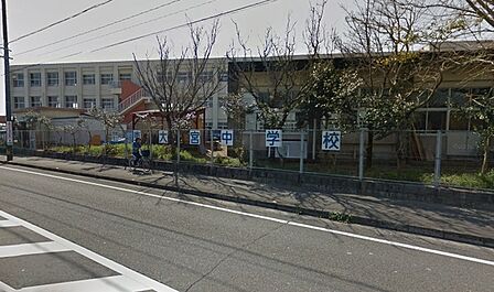 宮崎市立東大宮中学校まで2051m