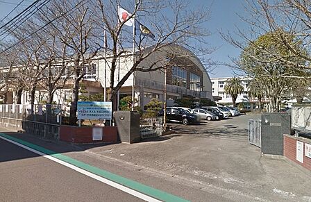 宮崎市立宮崎西中学校まで1748m