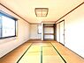 和室：和室約10帖！ゆったりとくつろげます