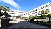 新潟市立東青山小学校まで1037m