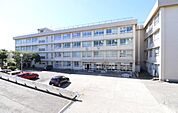 新潟市立真砂小学校まで529m