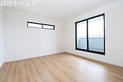 各洋室は2面採光設計、日当たりや換気にも配慮した空間になっています。