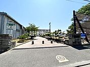 新潟市立東山の下小学校まで1986m