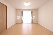家族団らんの時間ゆっくり過ごせる広々したダイニング♪