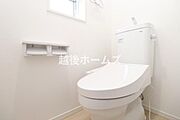 いつも清潔・快適な温水洗浄つきトイレ！手洗い場付き♪