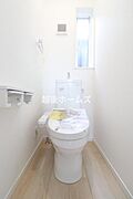 いつも清潔・快適な温水洗浄つきトイレ♪