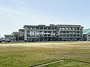 新発田市立本丸中学校まで518m