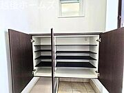 【同社施工例】玄関には使いやすいシューズボックスは大容量で玄関周りスッキリ！